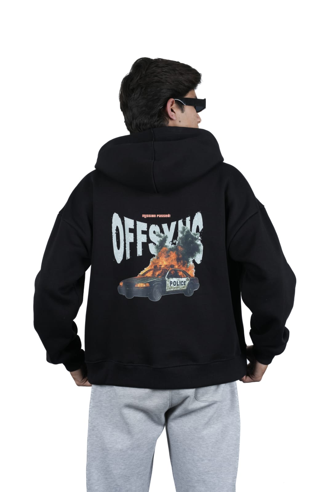 LIMITED RUN OVERSIZED HOODIE – OFF-WHITE
The Limited Run Oversized Hoodie is crafted for those who value rarity over repetition. Made from 100% premium cotton with a 360 GSM heavyweight construction, it offers a structured yet soft feel designed for eleva